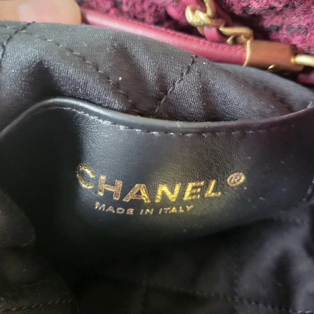 Chanel Mini 22 - Picture 10 of 16
